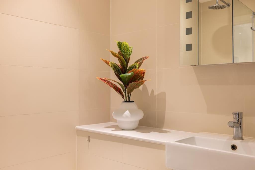 Wild Roses Serviced Apartments - Borough Londra Dış mekan fotoğraf