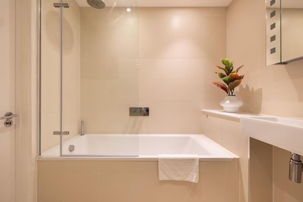 Wild Roses Serviced Apartments - Borough Londra Dış mekan fotoğraf